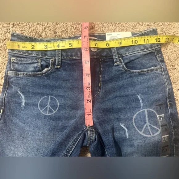 NWT SO Girls Mid Rise Girlfriend Stretch Capris Denim Jeans Adj Waist Sz 8 - Picture 7 of 8
